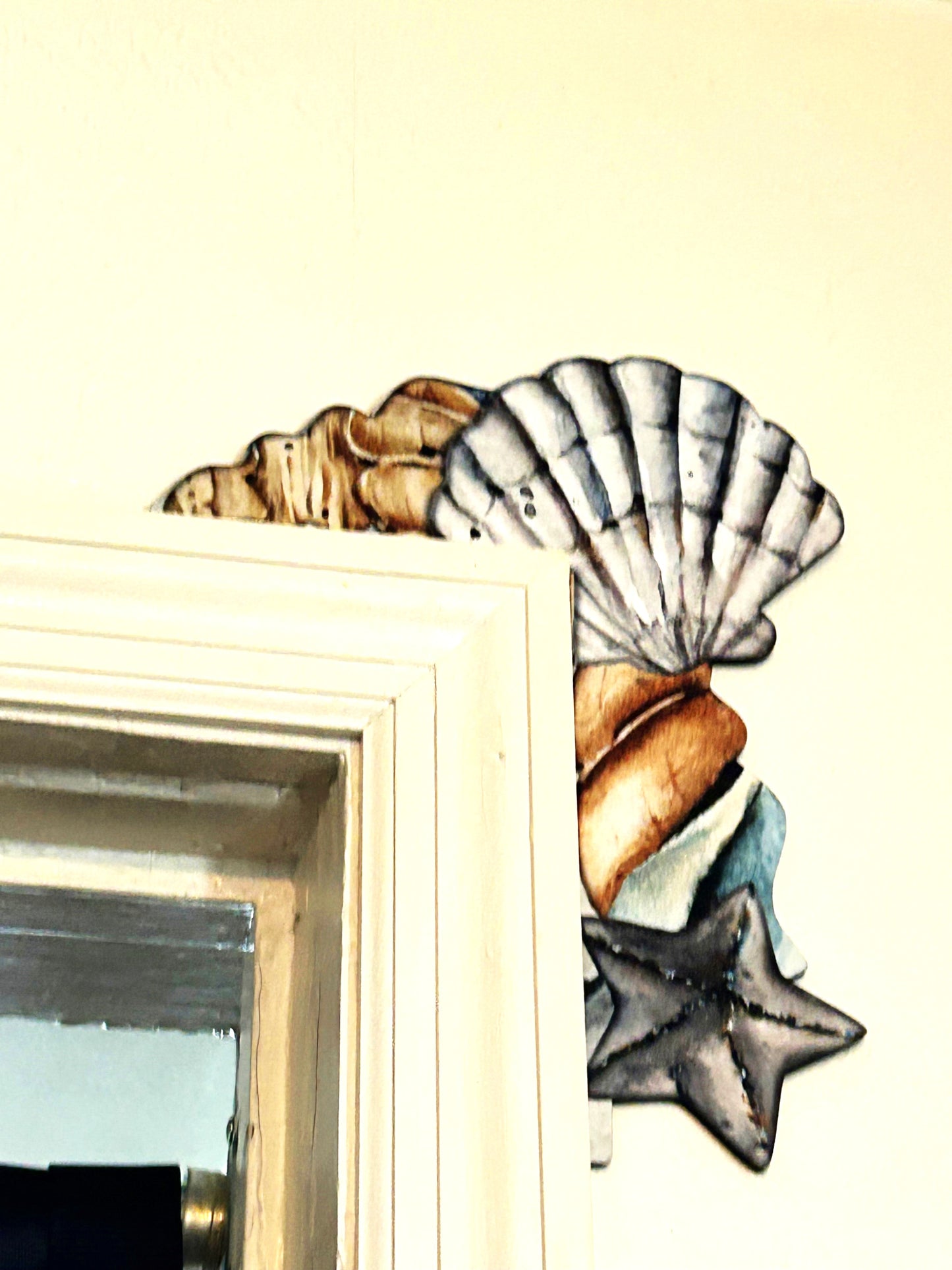 Shell Shaped Sublimated Corner Sitter