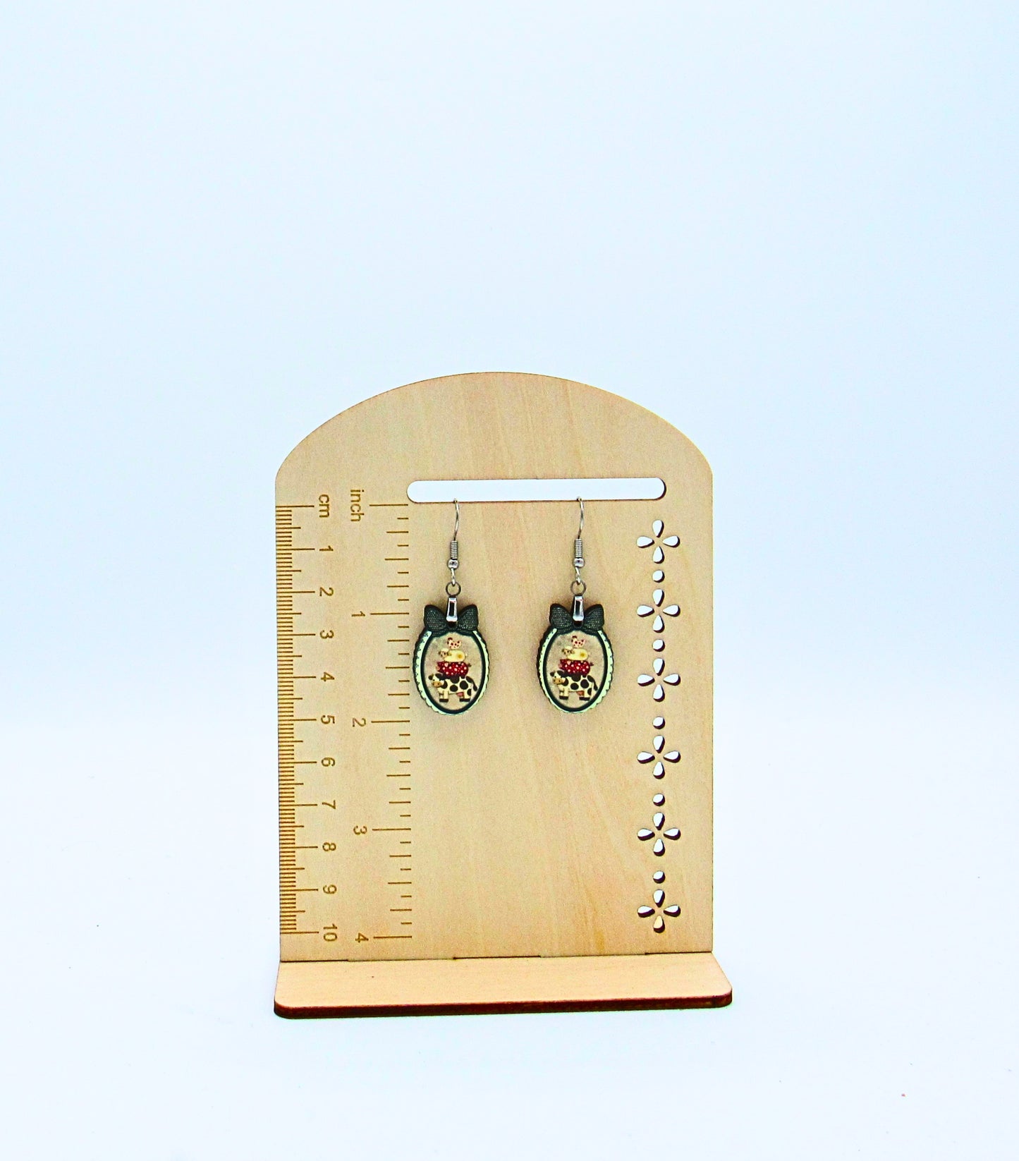 MDF-Scalloped Oval Frame with Bow Shaped Sublimated Earrings 1 Inch